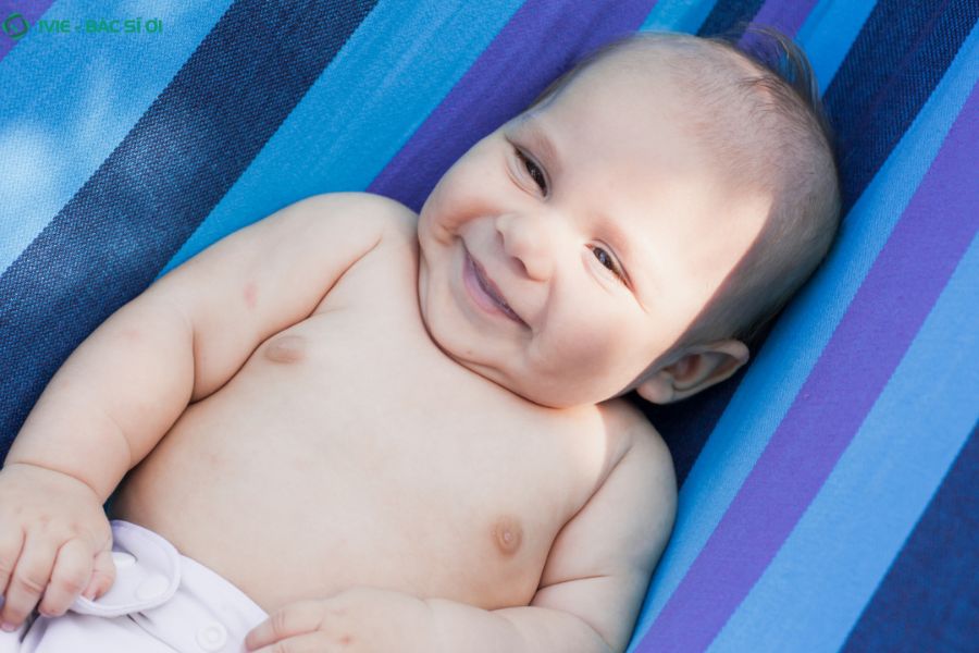 Những lưu ý khi cho trẻ 4 tháng tuổi nằm võng