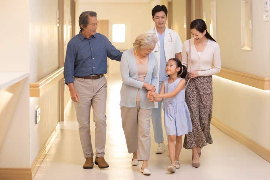 Chủ động phòng bệnh hơn chữa bệnh. Sự đồng hành từ các quyền lợi kiểm tra sức khỏe định kỳ và tầm soát sớm giúp bạn luôn theo dõi, lắng nghe và bảo vệ cơ thể
