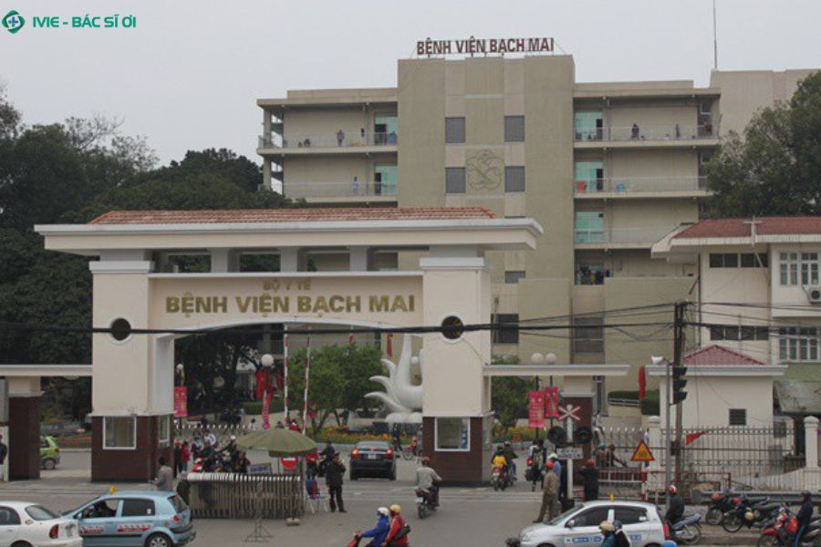 Khám và điều trị trĩ tại Bệnh viện Bạch Mai