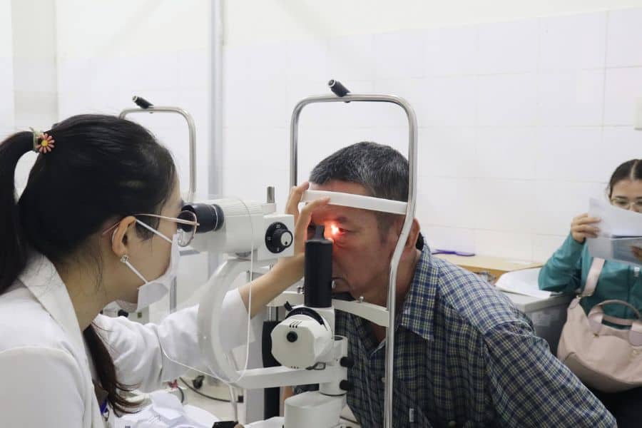 Không gian khám chữa bệnh hiện đại, sạch sẽ và trang thiết bị chuyên khoa tiên tiến tại Khoa Mắt - Răng Hàm Mặt Bệnh viện 30-4