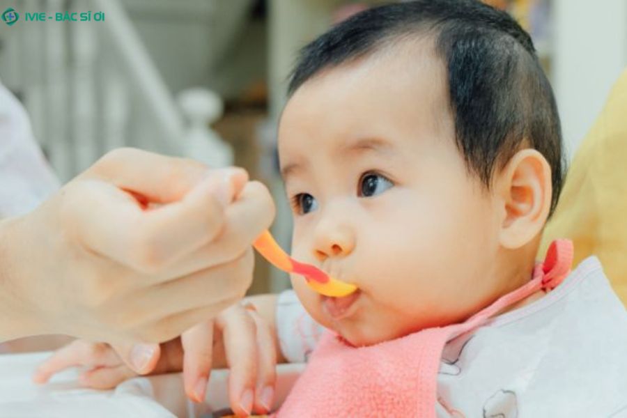 Trẻ 7 tháng có cần bổ sung canxi không?