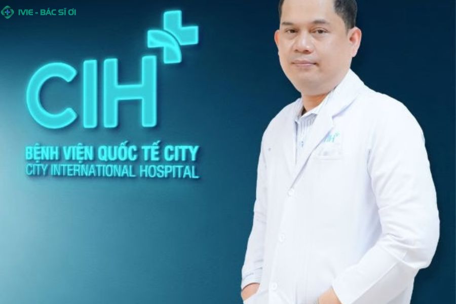 BS.CKI. Nguyễn Quốc Giang chuyên gia Ngoại thần kinh với hơn 14 năm kinh nghiệm điều trị cột sống