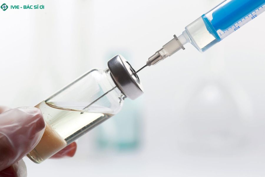 Tiêm steroid giúp giảm viêm và giảm đau nhanh trong các trường hợp đau cổ vai gáy