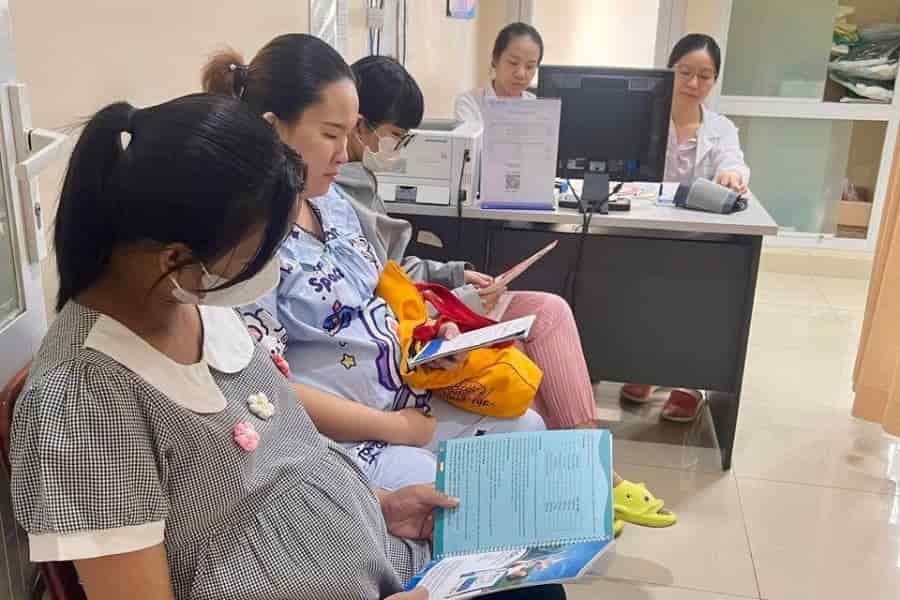 Người bệnh vẫn phải tự chi trả khoảng 40% - 50% chi phí y tế ngoài phạm vi BHYT chi trả