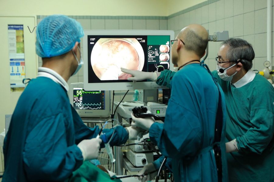 Hệ thống máy nội soi tích hợp công nghệ NBI hiện đại tại Bệnh viện Bạch Mai