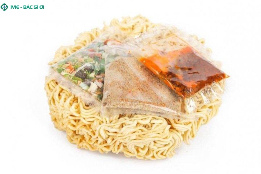 Cách nấu mì gói an toàn cho người viêm amidan