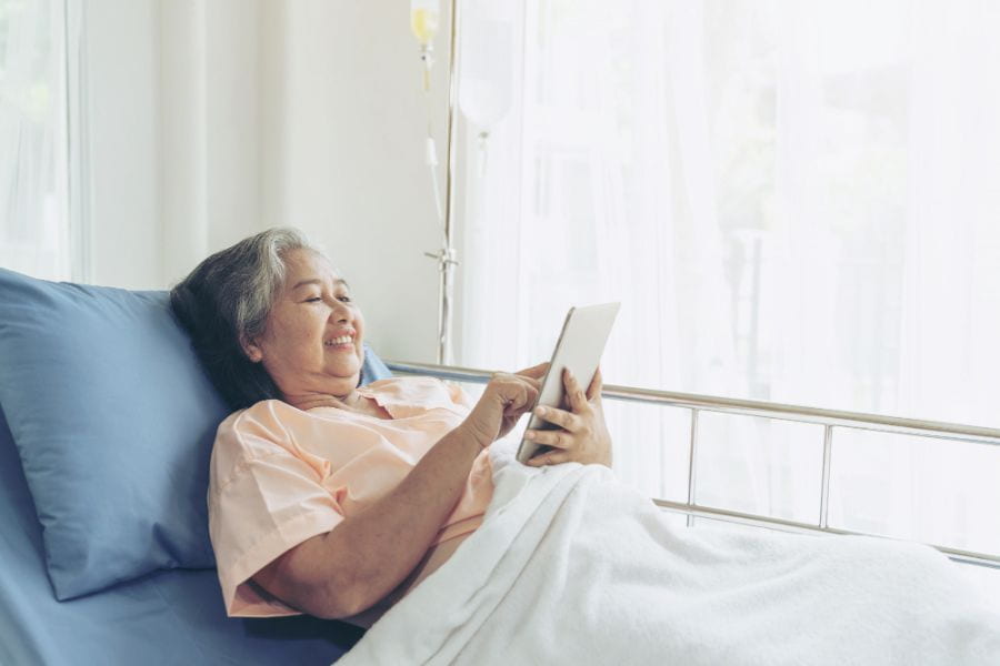 Nguy cơ mắc bệnh mãn tính cao ở tuổi già là lý do các công ty bảo hiểm quy định giới hạn độ tuổi tham gia mới