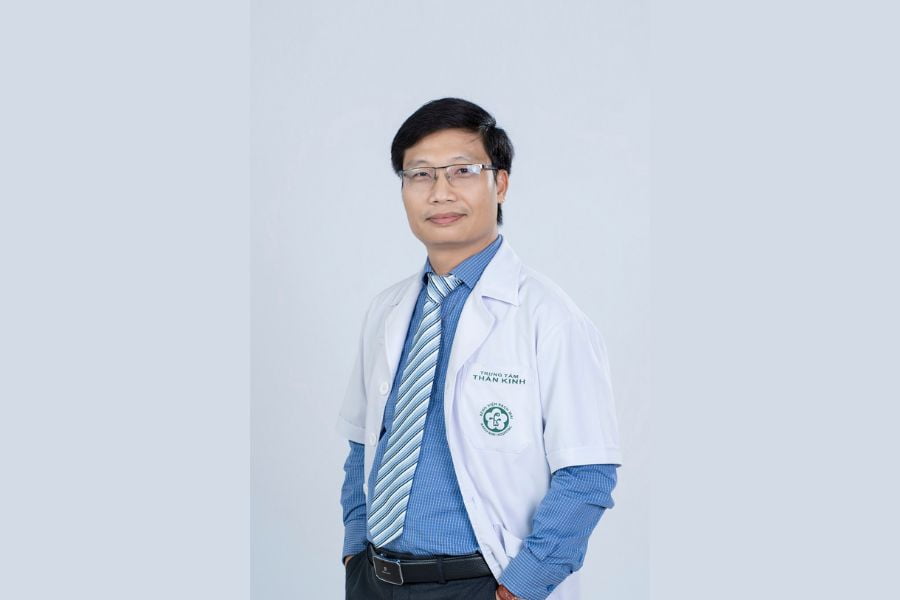 BS Phan Văn Đức nhận được sự tin tưởng lớn từ người bệnh nhờ sự tận tâm trong điều trị các chứng rối loạn giấc ngủ