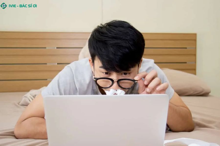 Thủ dâm ở tuổi dậy thì là hành vi sinh lý bình thường nhằm khám phá cơ thể và giải tỏa áp lực nội tiết tố