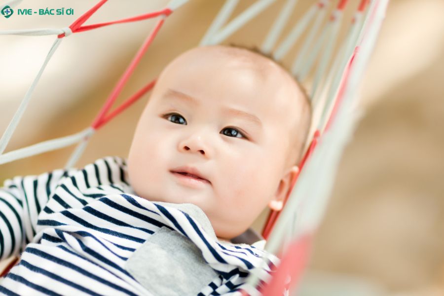 Cách cho trẻ 4 tháng tuổi nằm võng an toàn