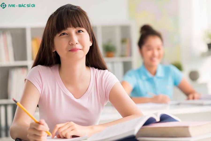 Phụ huynh cần quan sát các dấu hiệu bất thường của trẻ để chủ động thăm khám kịp thời