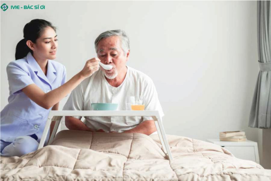 Điều chỉnh kết hợp chế độ ăn, thay đổi lối sống và duy trì thói quen tái khám định kỳ