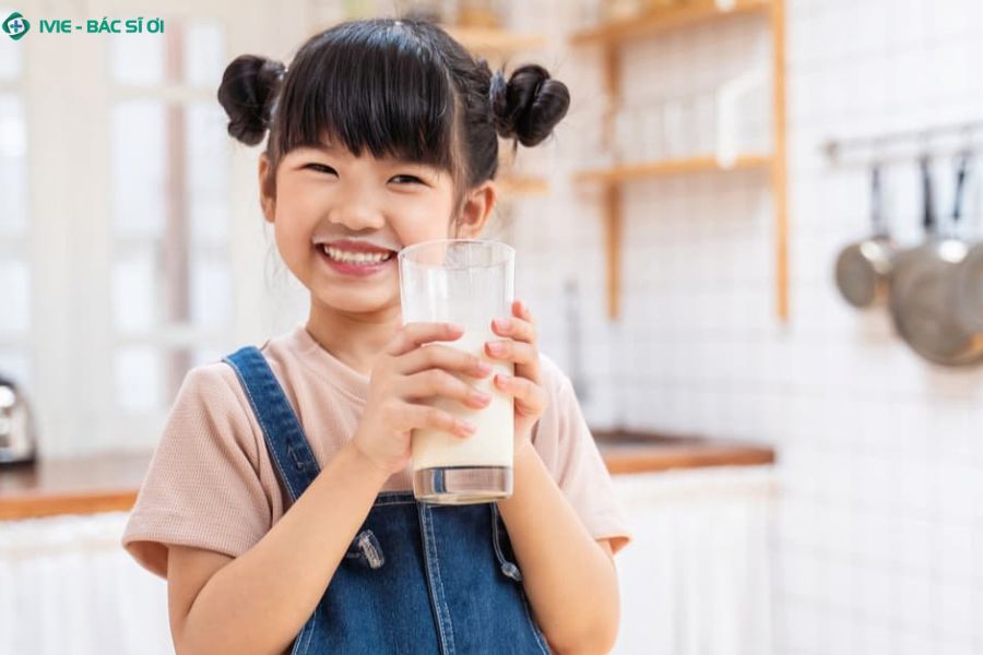 Lưu ý quan trọng khi cho bé rối loạn tiêu hóa uống sữa