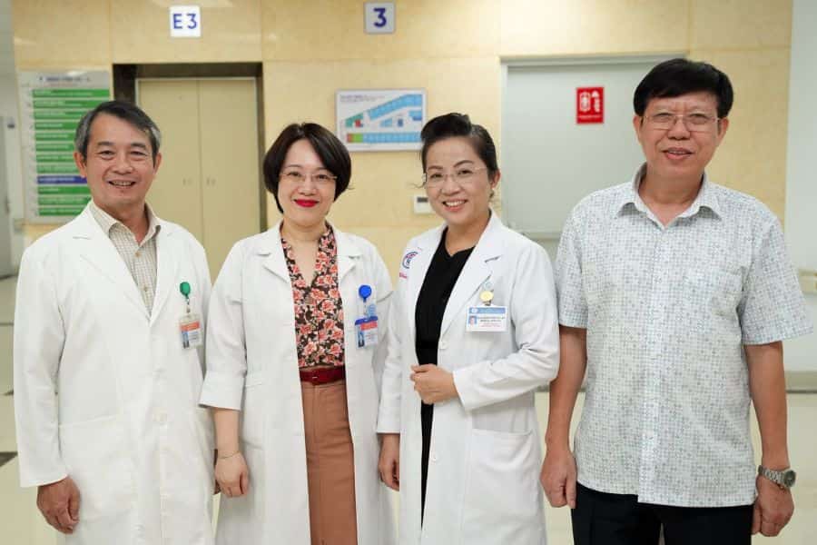 Hotline Bệnh viện 30-4 và tổng đài 1900 3367 luôn sẵn sàng hỗ trợ người bệnh tra cứu thông tin khám chữa bệnh chủ động