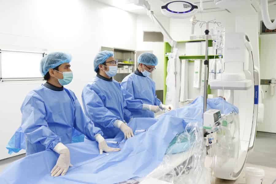 Trang thiết bị hiện đại cùng vật tư tiêu hao chuyên dụng là những yếu tố cấu thành nên tổng chi phí ca đốt điện tim