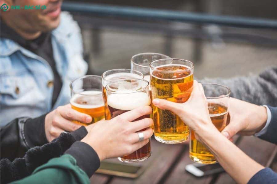 Thói quen lạm dụng rượu bia và đồ ăn nhiều dầu mỡ gây tổn thương tế bào gan nghiêm trọng