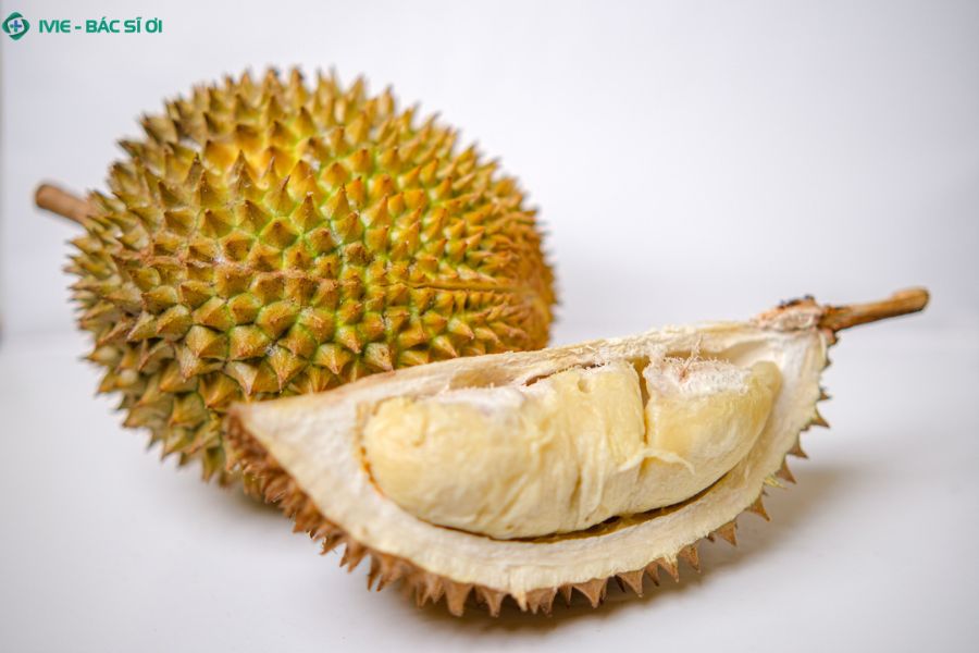 Sau sinh 1 tháng ăn sầu riêng được không? Tìm hiểu lý do mẹ nên kiêng để bảo vệ sức khỏe mẹ và bé