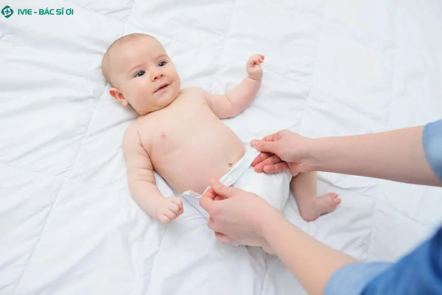 Phân xanh rêu ở bé 6 tháng khi nào đáng lo