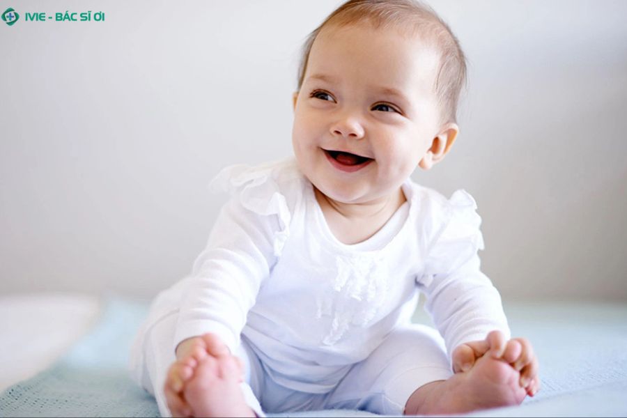 Nguyên nhân trẻ 6 tháng hay bị rùng mình