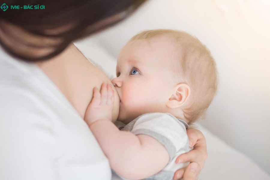 Dấu hiệu bé 7 tháng la hét cần chú ý