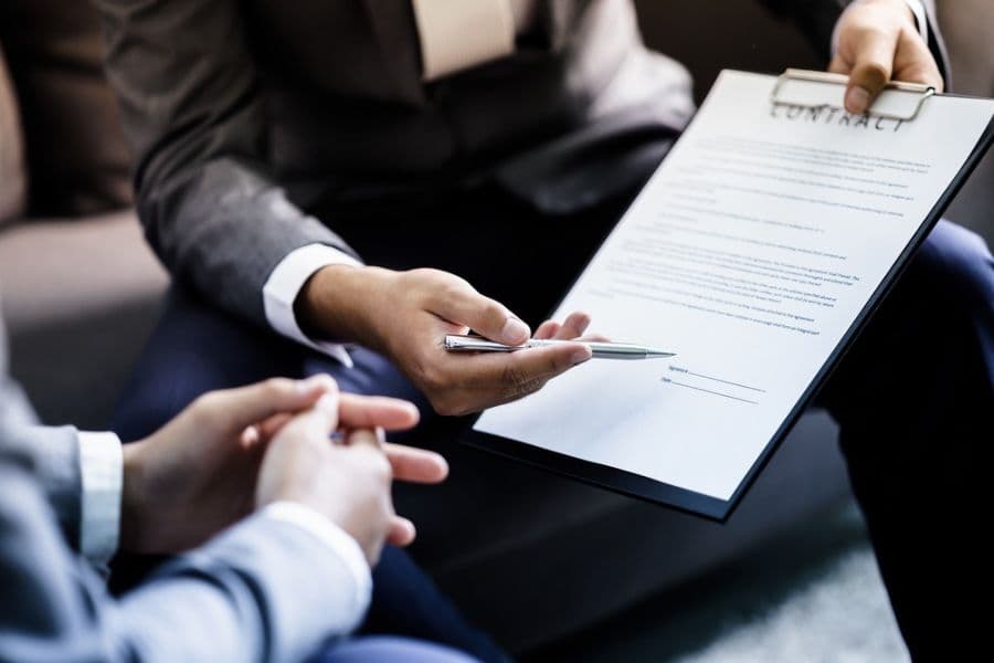Tham gia bảo hiểm sức khỏe trên 1 năm giúp duy trì lá chắn tài chính liên tục và toàn diện cho mọi thành viên trong gia đình