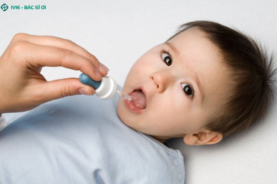 Dấu hiệu thừa canxi ở bé