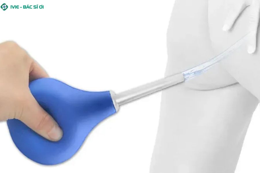 Các dụng cụ vệ sinh hậu môn thường dùng trước khi quan hệ