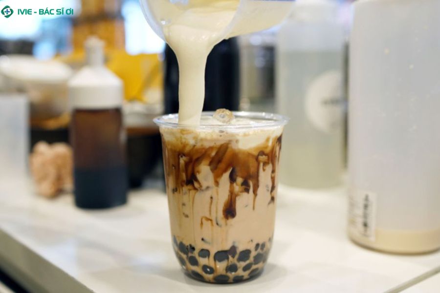 Lưu ý quan trọng khi mẹ sau sinh 1 tháng uống trà sữa