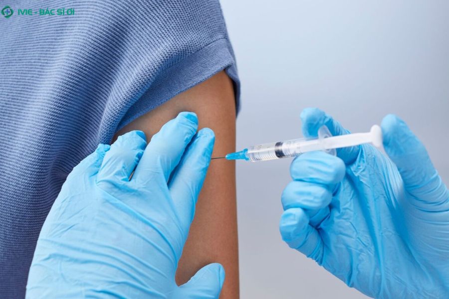 Cách phòng viêm não mô cầu ở người lớn