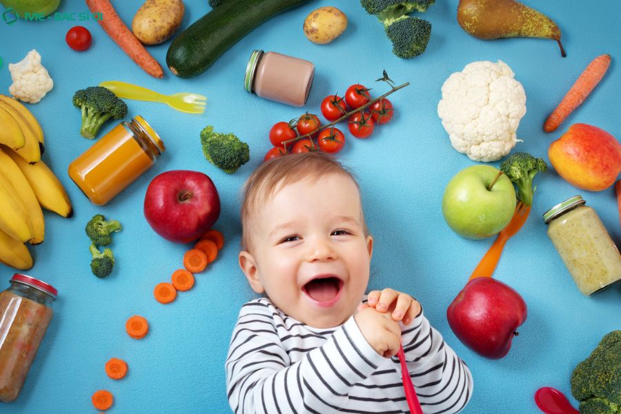 Trẻ 4 tháng tuổi chưa sẵn sàng ăn hoa quả theo khuyến nghị y khoa