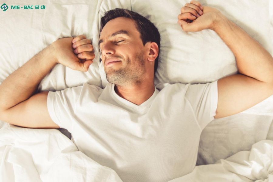 Duy trì lối sống lành mạnh và lắng nghe cơ thể là chìa khóa cho sức khỏe nam giới bền vững