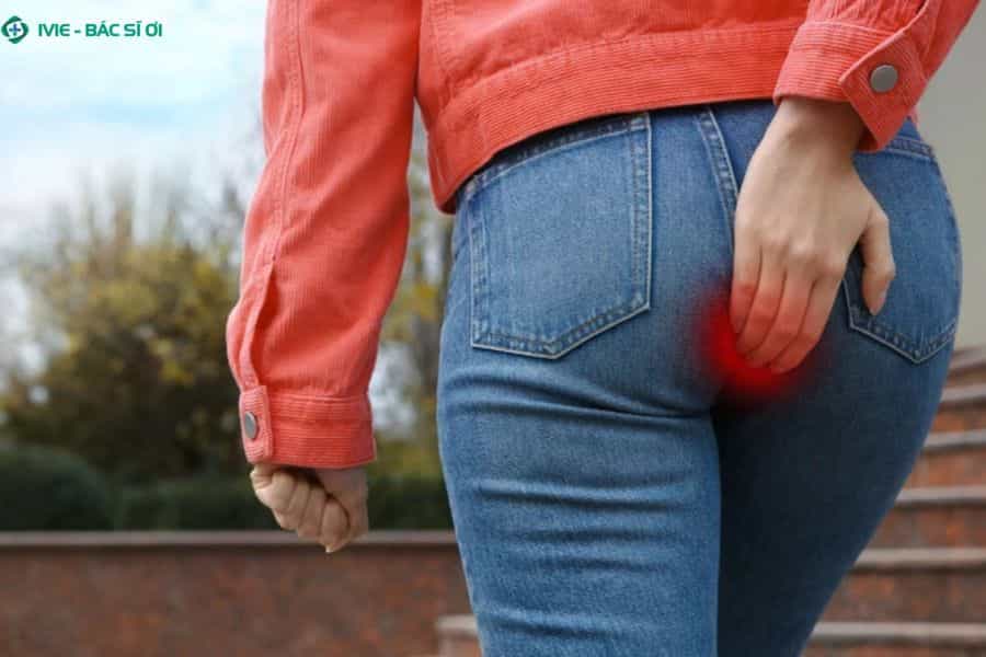 Đi ngoài ra máu có thể do bệnh trĩ lành tính hoặc các khối u ác tính ở đại trực tràng