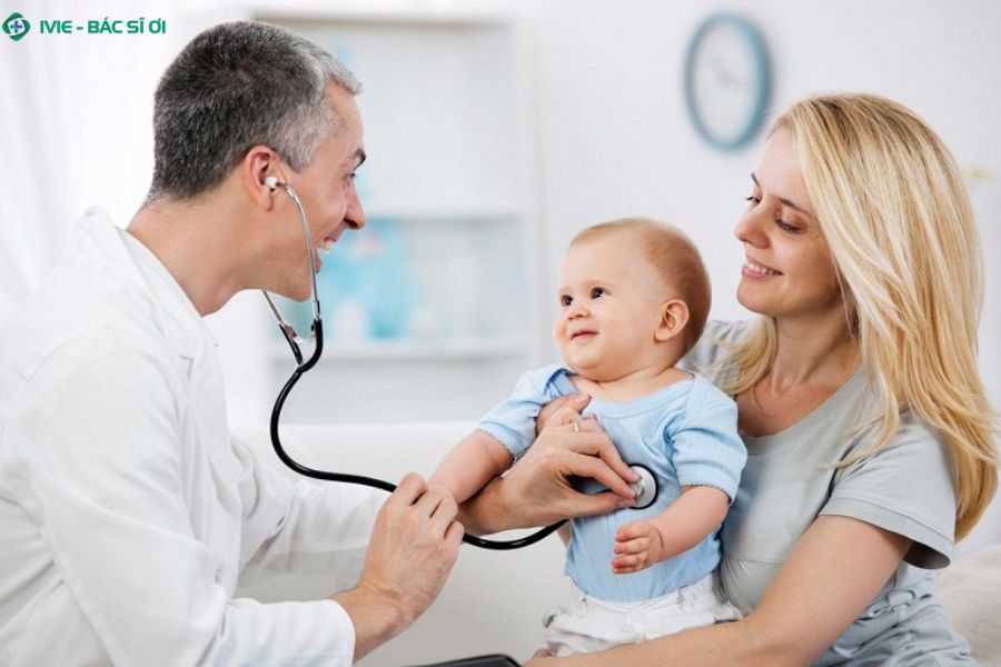 Khi nào nên hỏi bác sĩ về khung giờ tắm cho trẻ 2 tháng tuổi