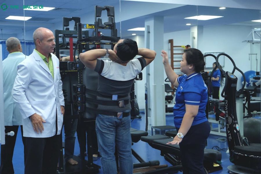 Điều trị đau nhức ngón tay không thuốc, không phẫu thuật tại Phòng khám ACC cùng bác sĩ