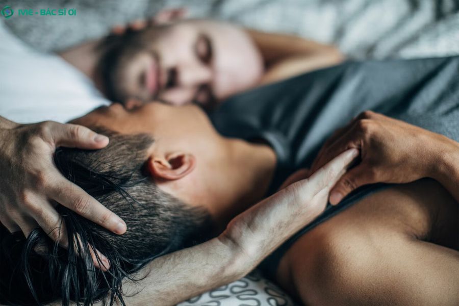 Hiểu rõ cơ chế lây nhiễm giúp bạn chủ động bảo vệ bản thân và đối phương trong mỗi cuộc yêu
