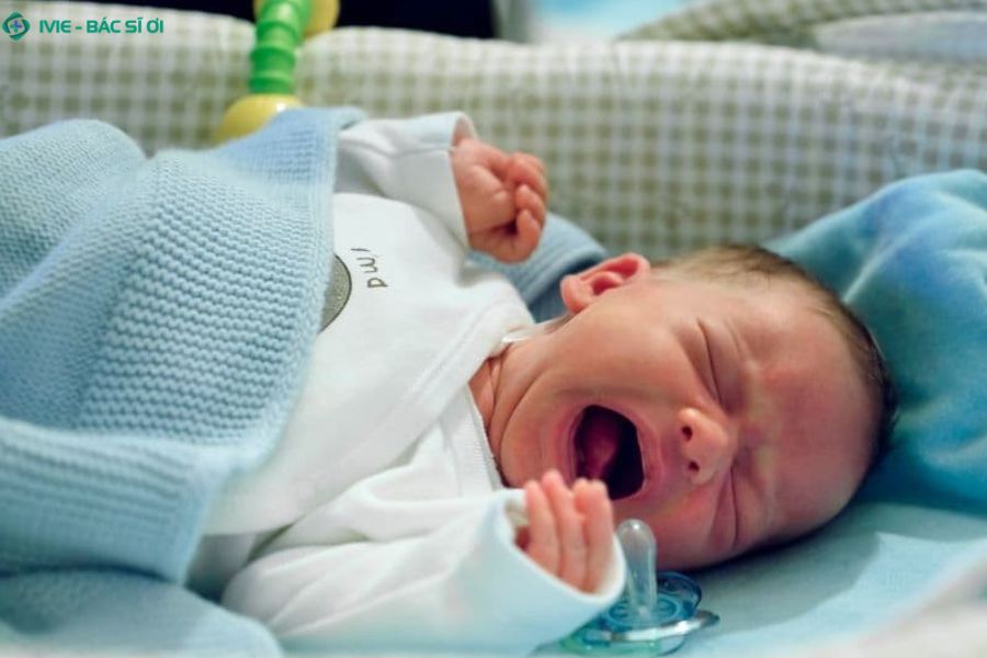 Dấu hiệu trẻ 7 tháng ngủ không sâu giấc