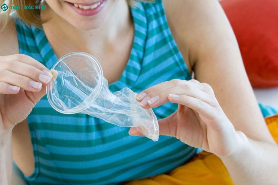 Bao cao su nữ hoạt động như thế nào?