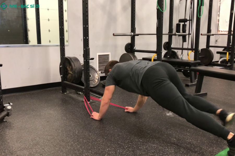 Bài tập Prone Lat Pull Down giúp vai và lưng trên khỏe hơn