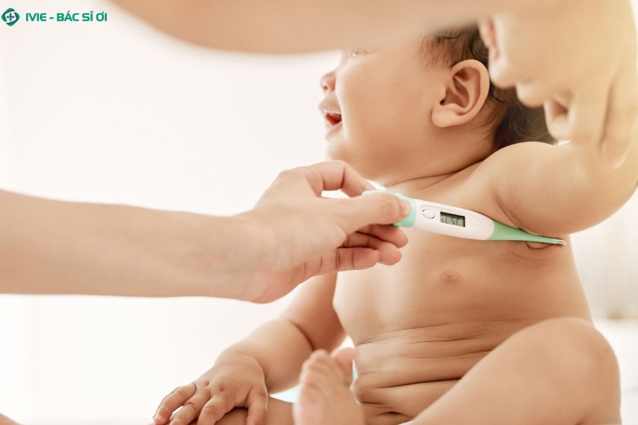 Trẻ 2 tháng tuổi 37,5°C có được coi là sốt không?