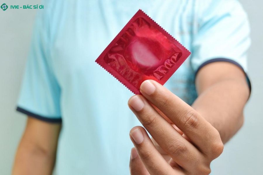 Dùng bao cao su là trách nhiệm bảo vệ bản thân và bạn tình trong cộng đồng LGBTQ+