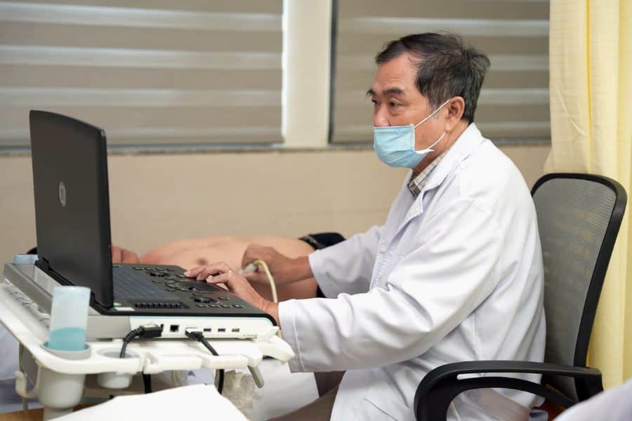 Bệnh viện 30-4 sở hữu hệ thống chuyên khoa đa dạng từ Nội, Ngoại, Phụ Sản đến Ung Bướu và Phục hồi chức năng
