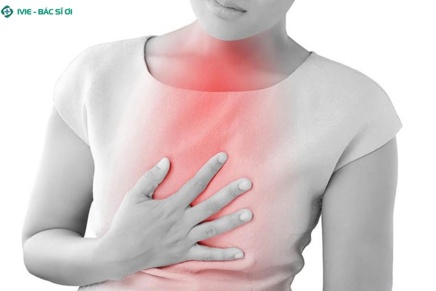 Vì sao trào ngược dạ dày gây rát cổ họng?