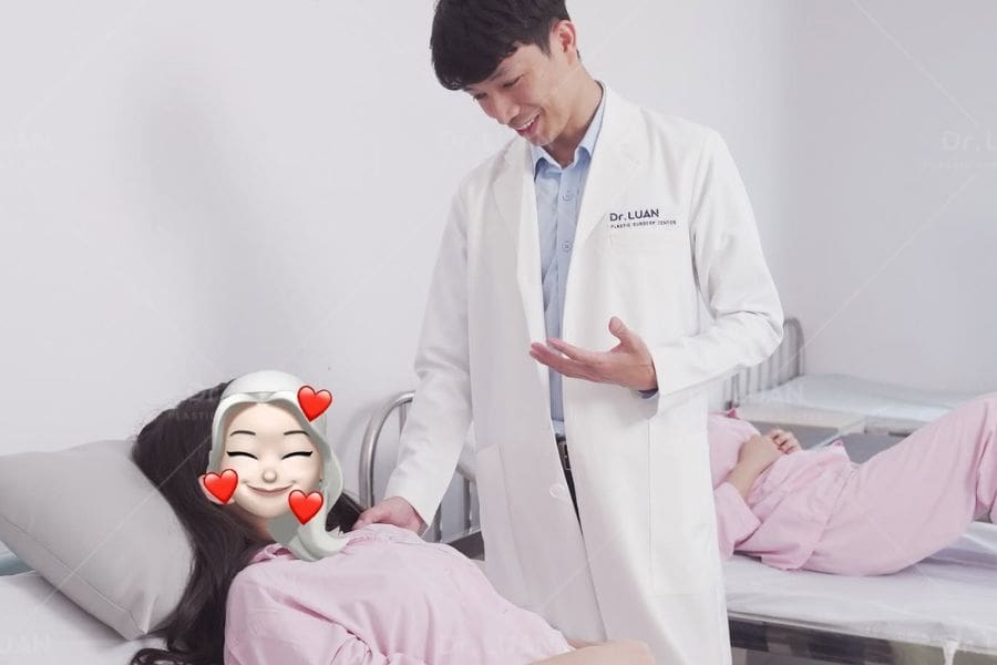 Môi trường phẫu thuật vô trùng cùng hệ thống thiết bị hiện đại đảm bảo an toàn tối đa cho ca mổ