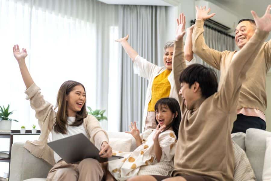 Khoảng trống tài chính tự chi trả (Out of Pocket) là gánh nặng lớn đối với người bệnh nếu chỉ dùng BHYT