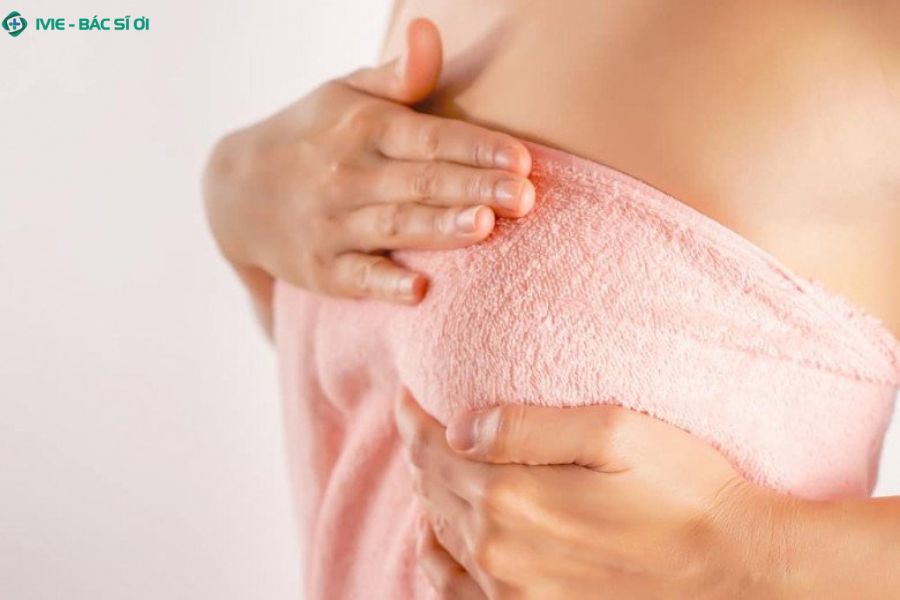 Nguyên nhân thường gặp khiến mẹ bầu bị đau đầu vú khi mang thai