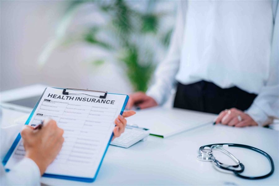 Kiểm tra kỹ thời gian chờ, hạn mức chi trả và các điều khoản loại trừ giúp bạn lựa chọn đúng gói bảo hiểm phù hợp với nhu cầu