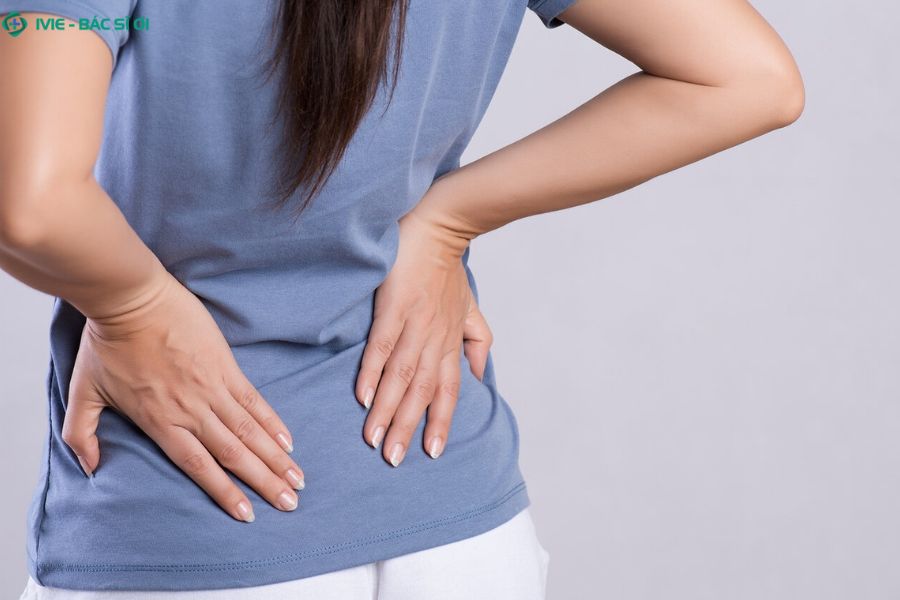 Đau lưng, đau vùng chậu kéo dài có thể là dấu hiệu bất thường