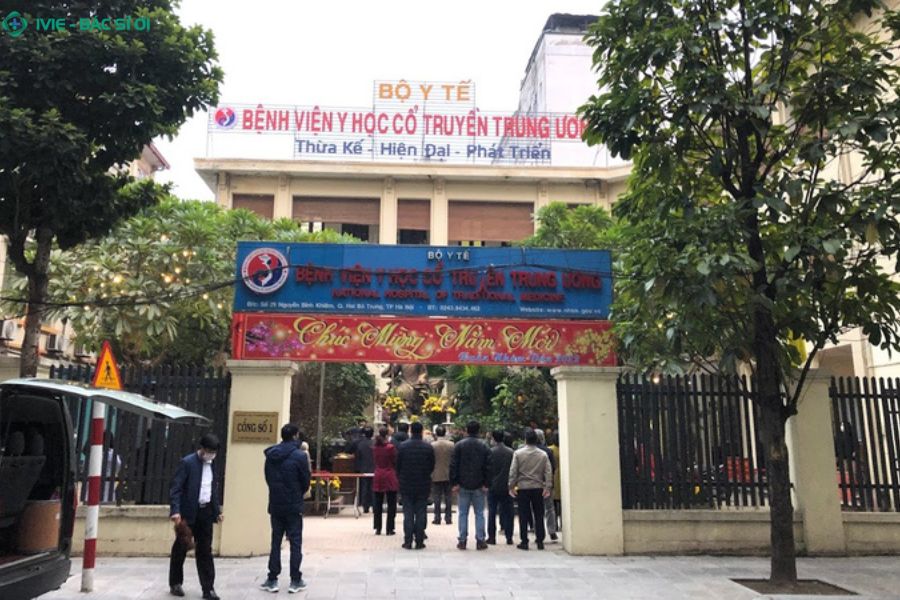 Khám cột sống tại Bệnh viện Y học Cổ truyền Trung Ương