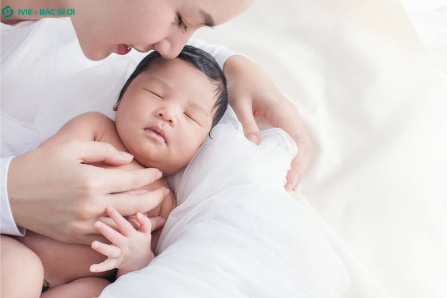 Hạn mức từ Manulife giúp gia đình thoải mái lựa chọn các gói sinh dịch vụ, chọn bác sĩ tại viện công