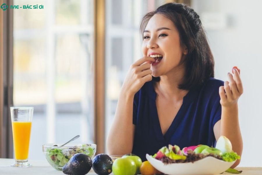 Thay đổi thói quen sinh hoạt đơn giản như hạn chế uống nước trước ngủ